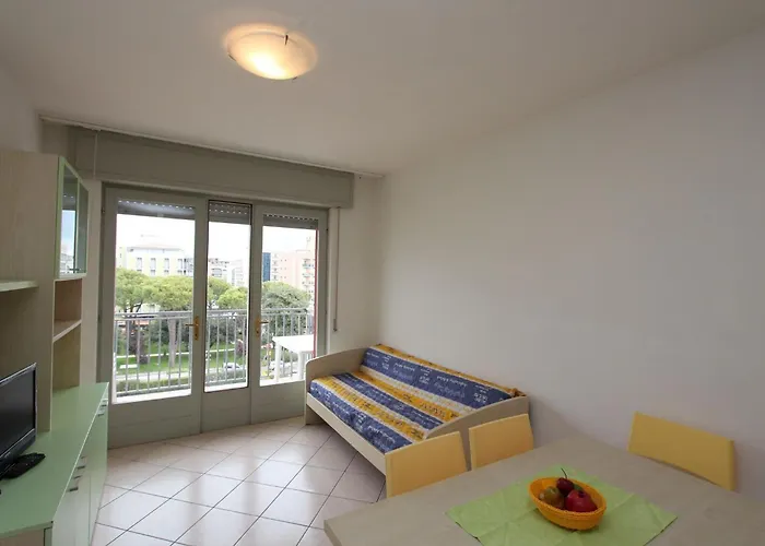 Apartment Colorful With Sea View *