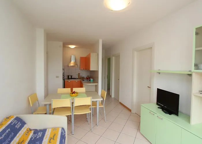 Colorful With Sea View Apartment *